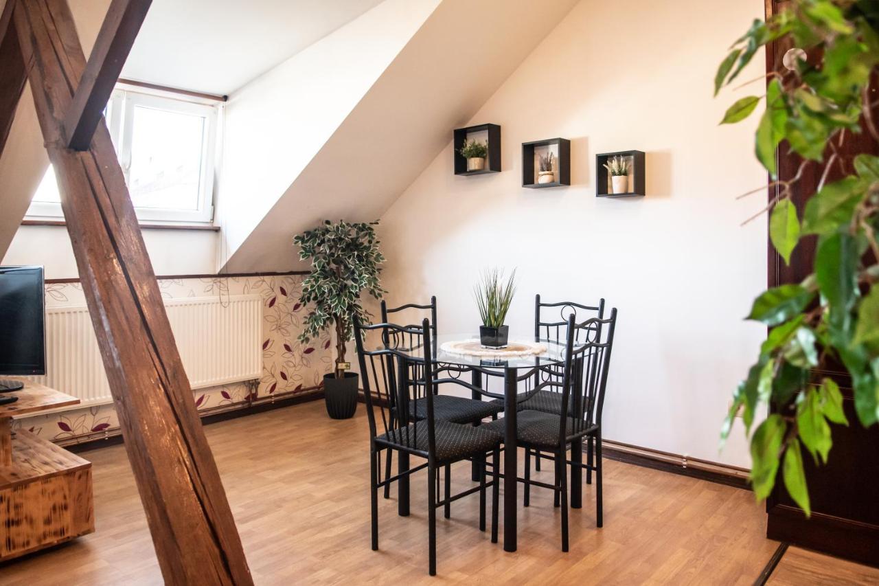 Podkrovní apartmán s výhledem na náměstí Lomnice nad Lužnicí Exteriér fotografie
